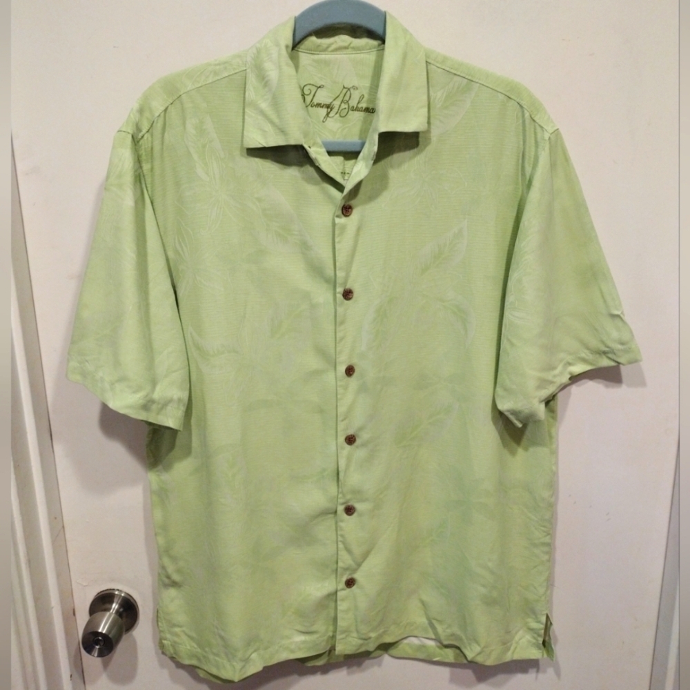 Tommy Bahama Men's Green Floral 100% Silk Short Sleeve Button Down Shirt Sz M